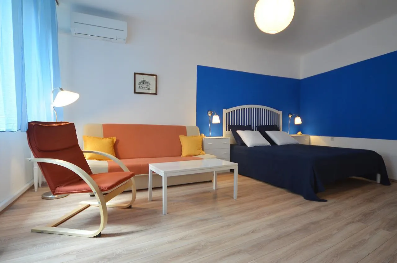 Montalbano Apartment Rovinj 0*,